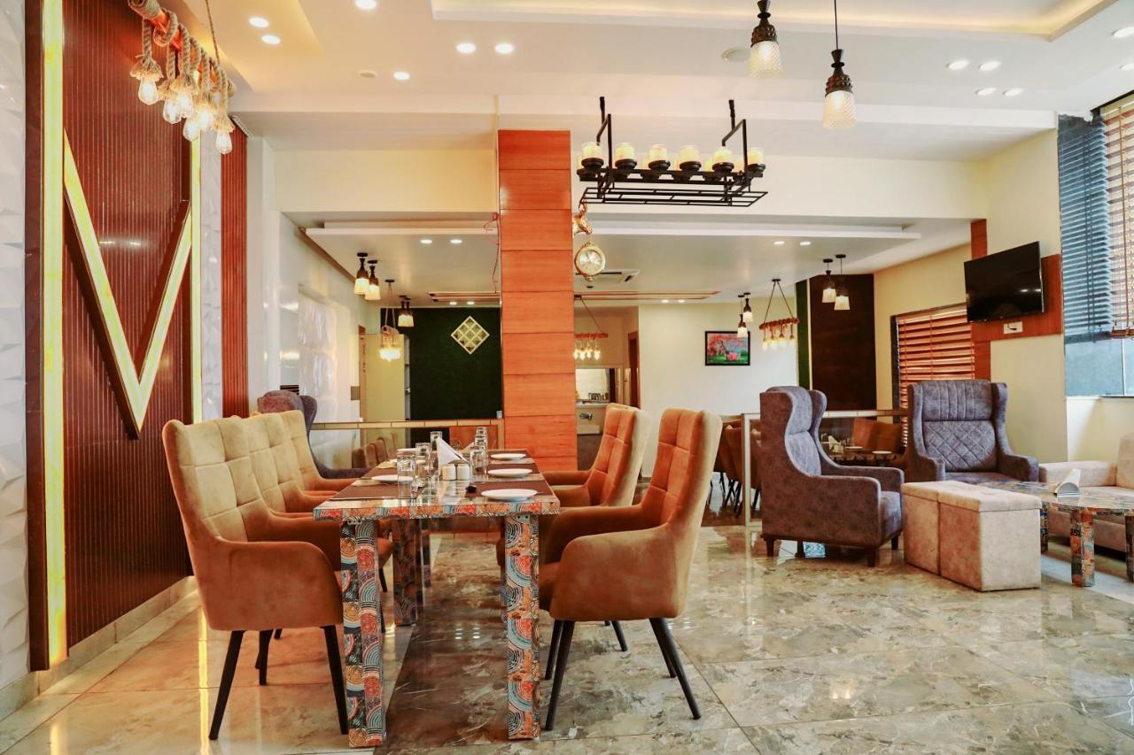 Hotel Vasdaa Grand Dehradun Exteriör bild