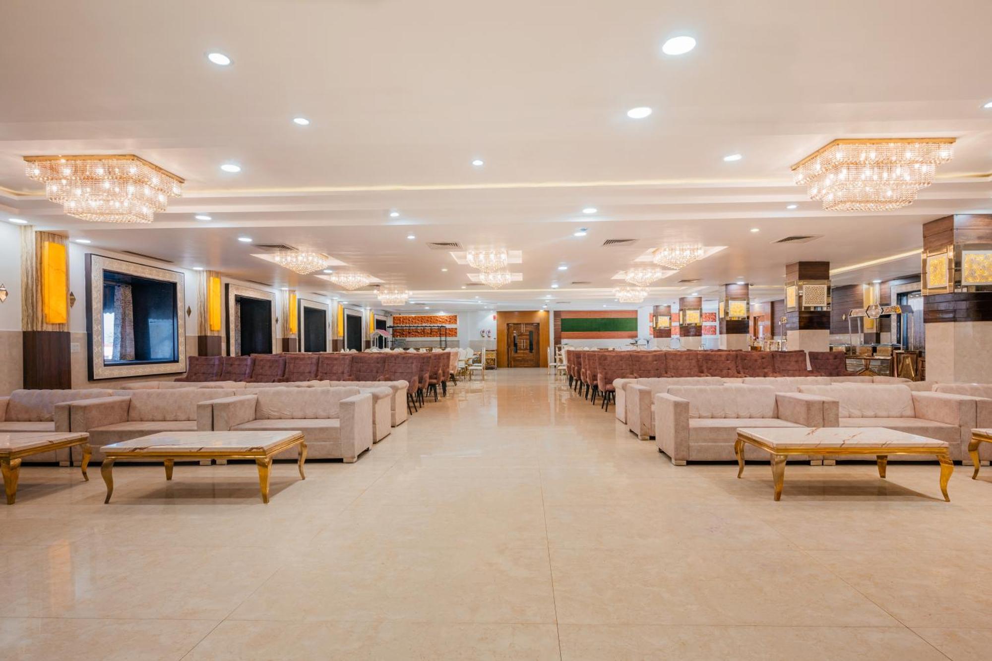 Hotel Vasdaa Grand Dehradun Exteriör bild