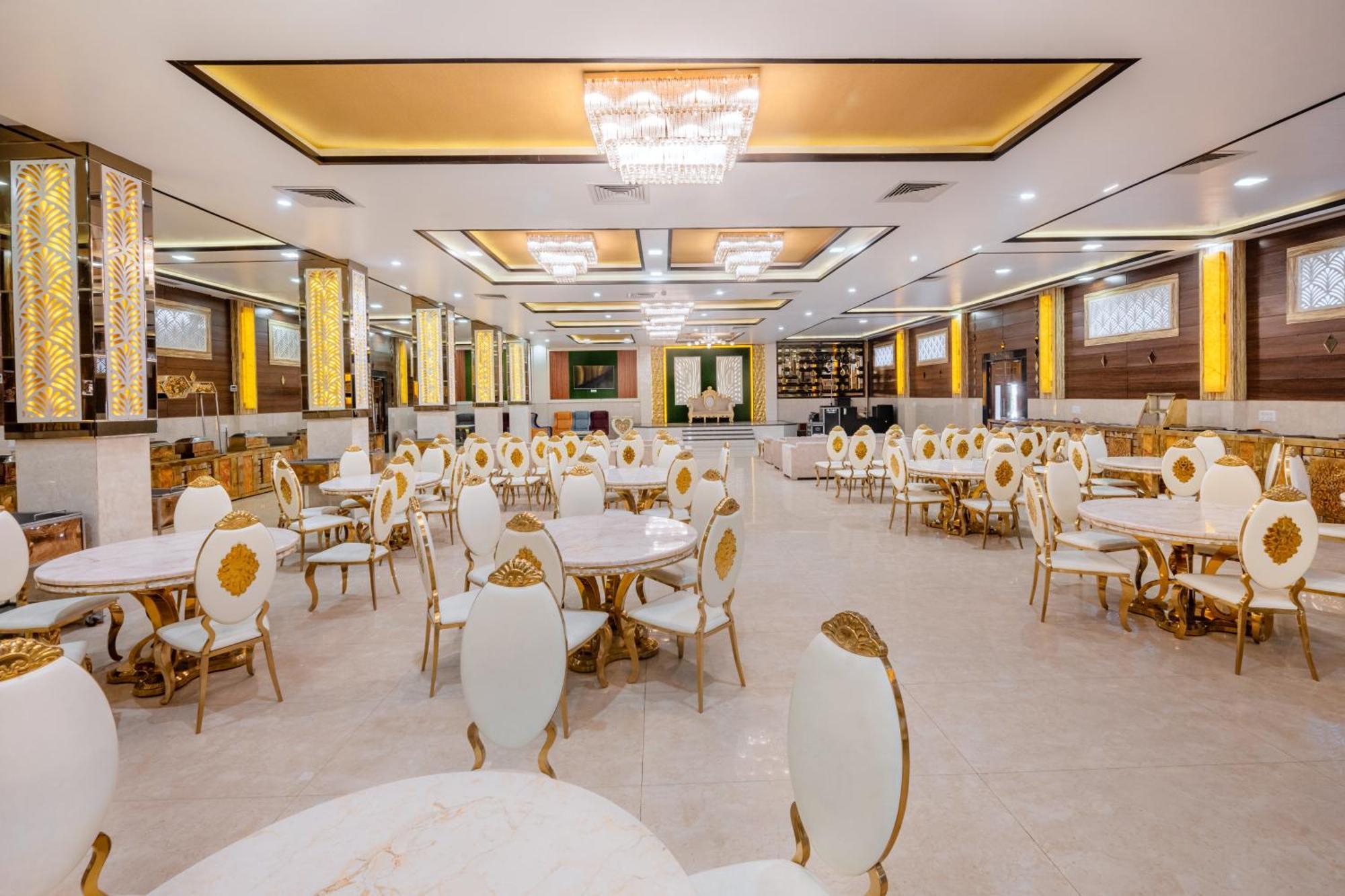 Hotel Vasdaa Grand Dehradun Exteriör bild