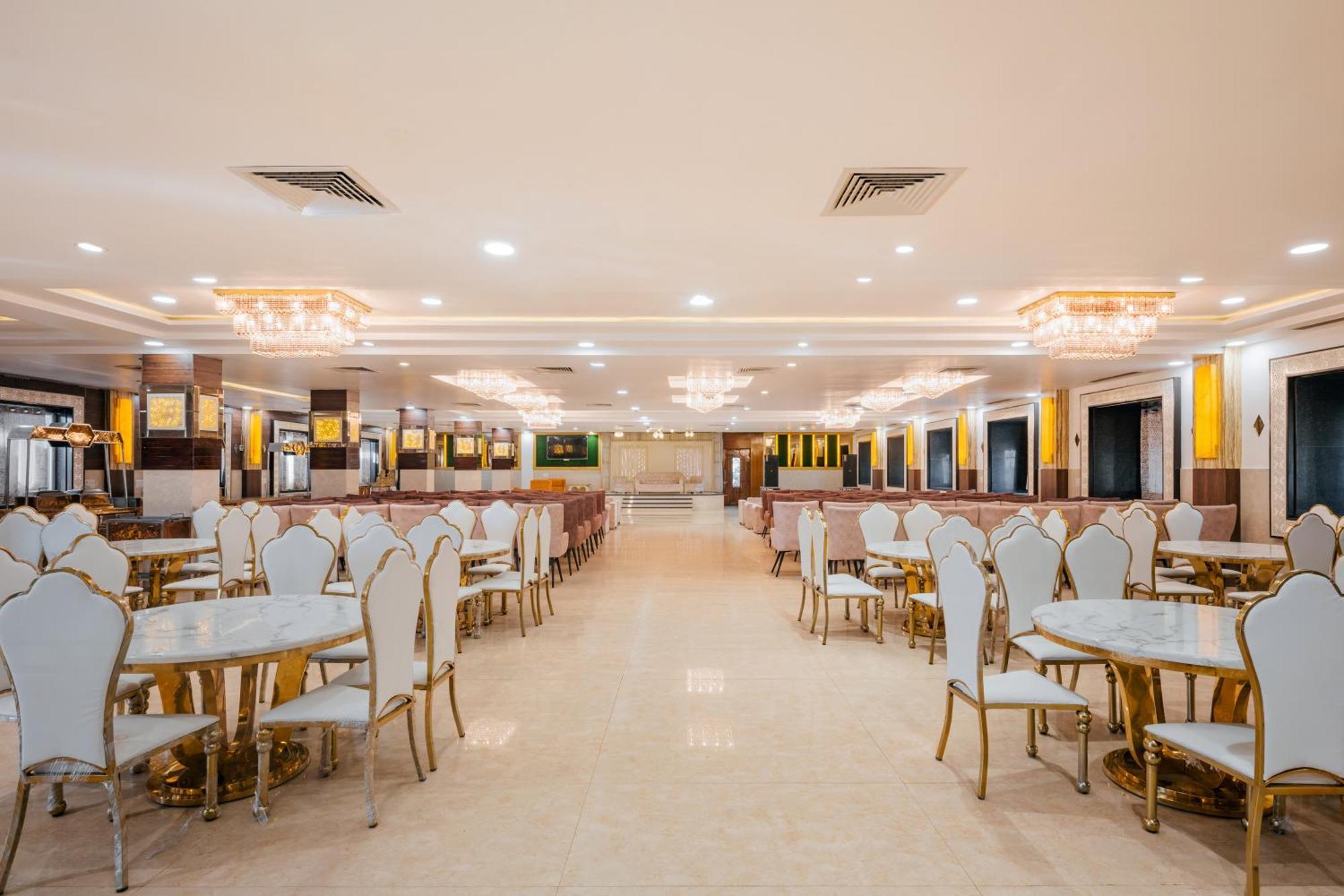 Hotel Vasdaa Grand Dehradun Exteriör bild