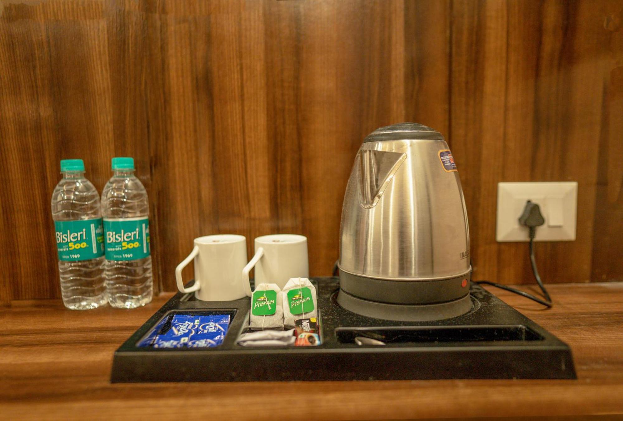 Hotel Vasdaa Grand Dehradun Exteriör bild