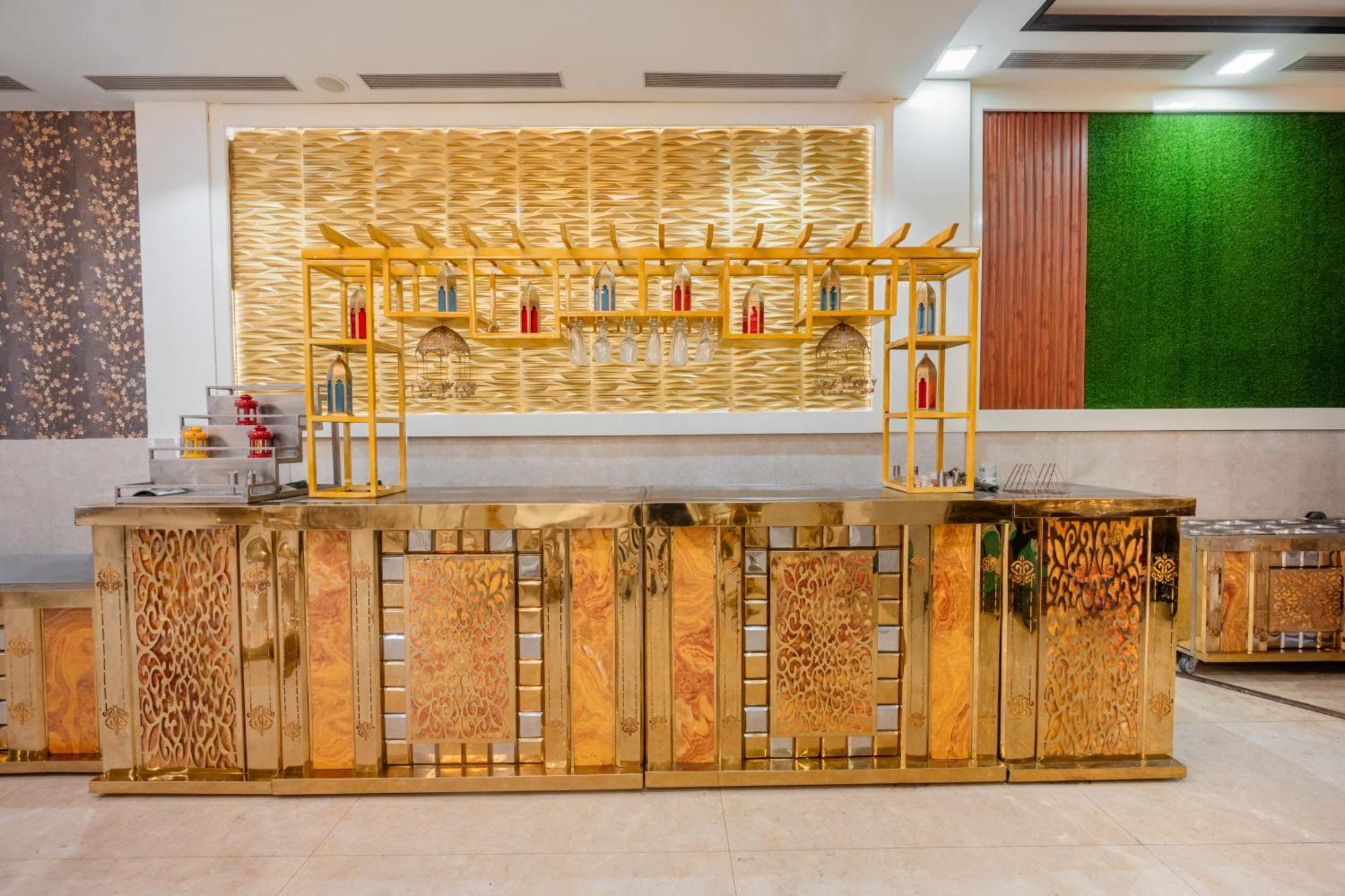 Hotel Vasdaa Grand Dehradun Exteriör bild